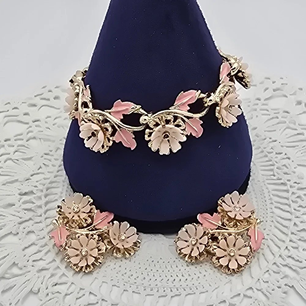 Arthur Pepper Pink Flower Bracelet Earrings Set ART Soft Plastic Rhinestones
